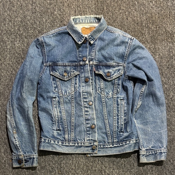 Levi's Light Blue Vintage Trucker Denim Jacket Size 38R - Picture 1 of 10